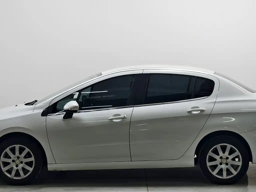 Peugeot 308 — миниатюра 7