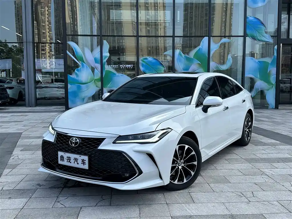 Купить Toyota Avalon