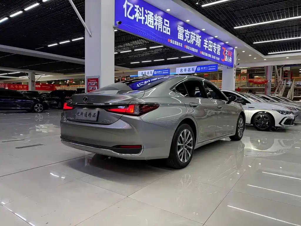 Lexus ES — миниатюра 4