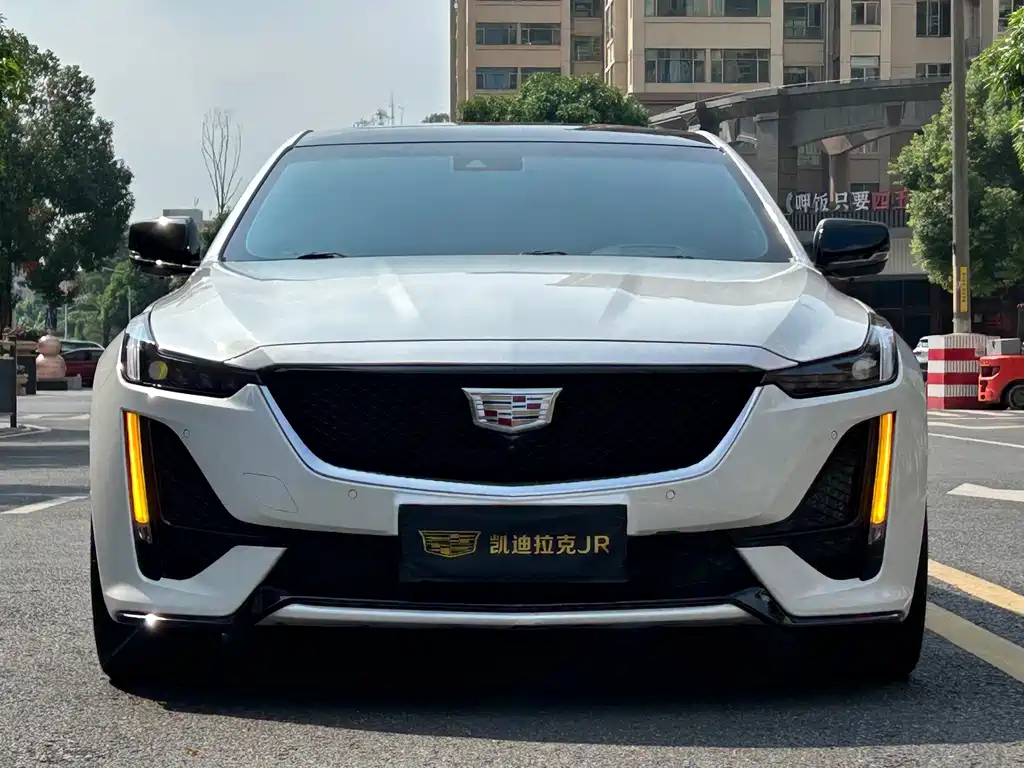 Cadillac CT5 2023 28T