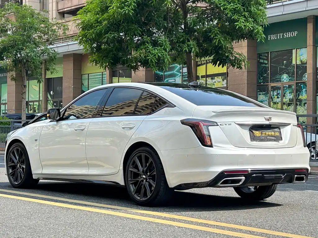 Cadillac CT5 2023 28T