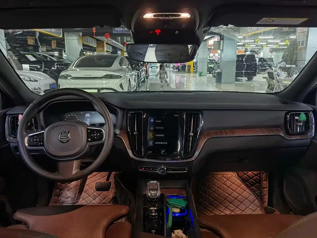 Volvo S60 2022 B4 Luxury