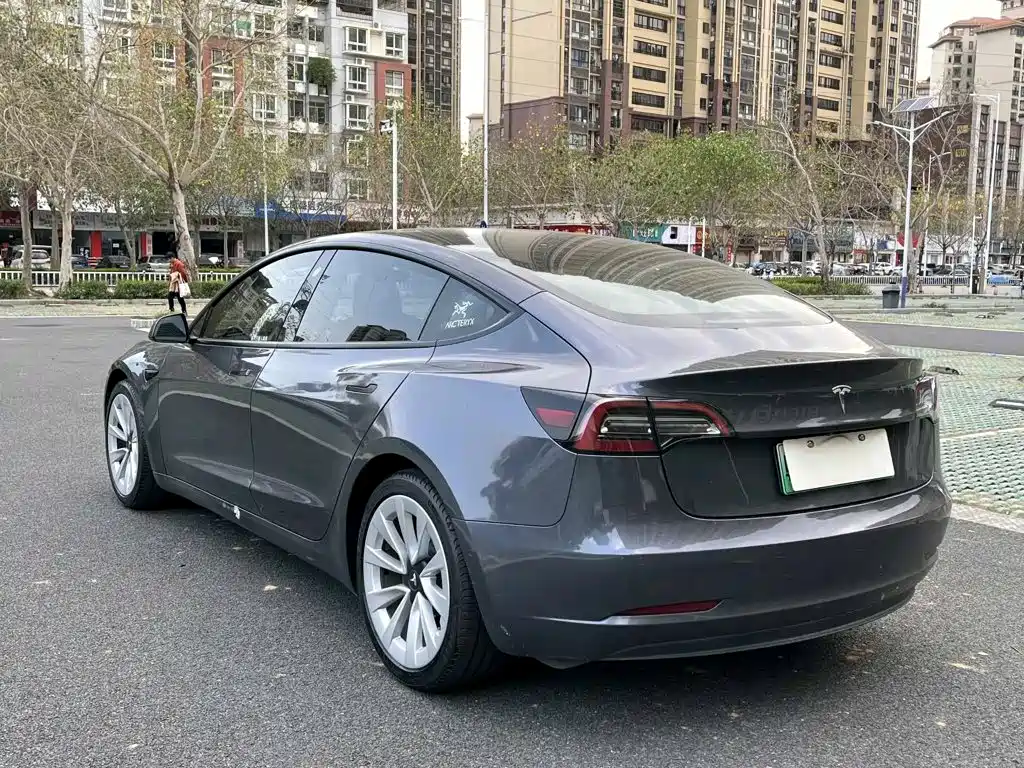 Tesla Model 3 — миниатюра 9