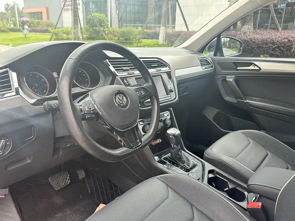 Volkswagen Tiguan L — миниатюра 12