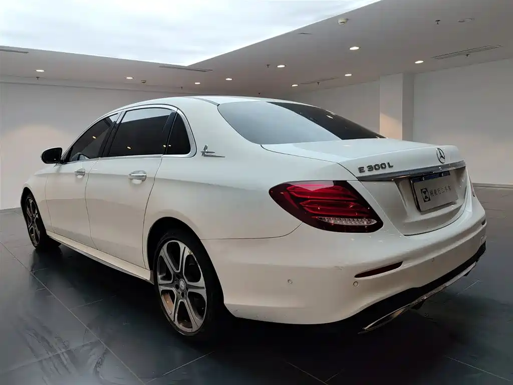 Mercedes-Benz E-Class E 2017 E 300 L Sport Fashion