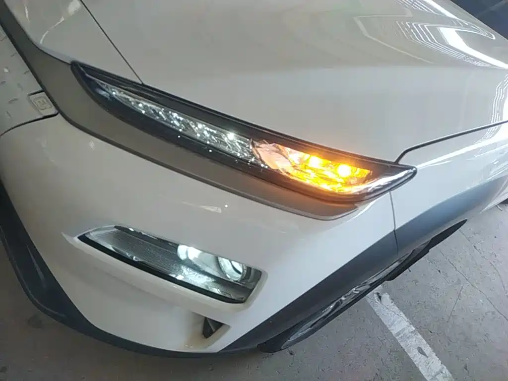 Hyundai Kona Electric — миниатюра 24