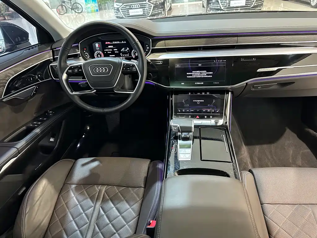 AUDI A8
