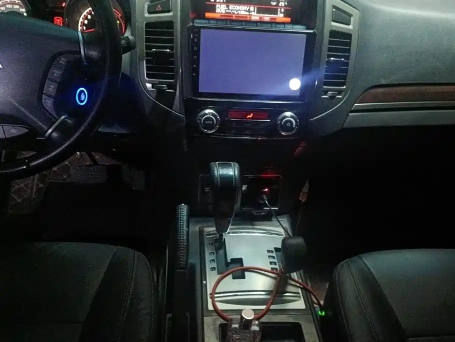 Mitsubishi Pajero (Import) — миниатюра 16