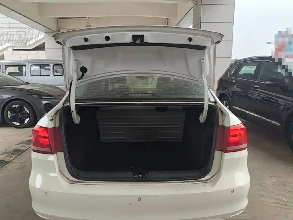 Volkswagen Santana — миниатюра 19