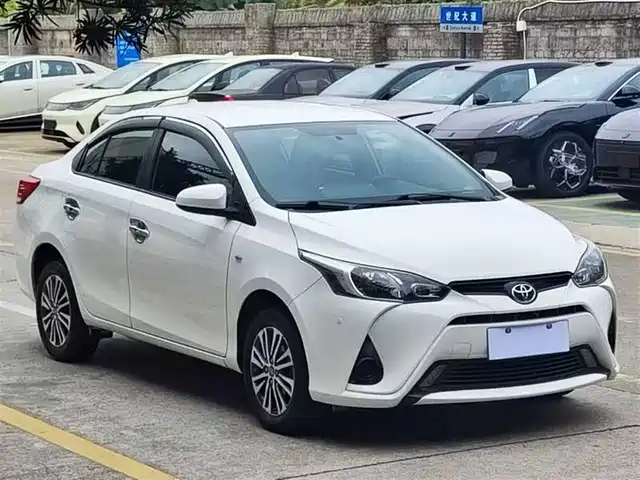 TOYOTA YARIS L TO ENJOY