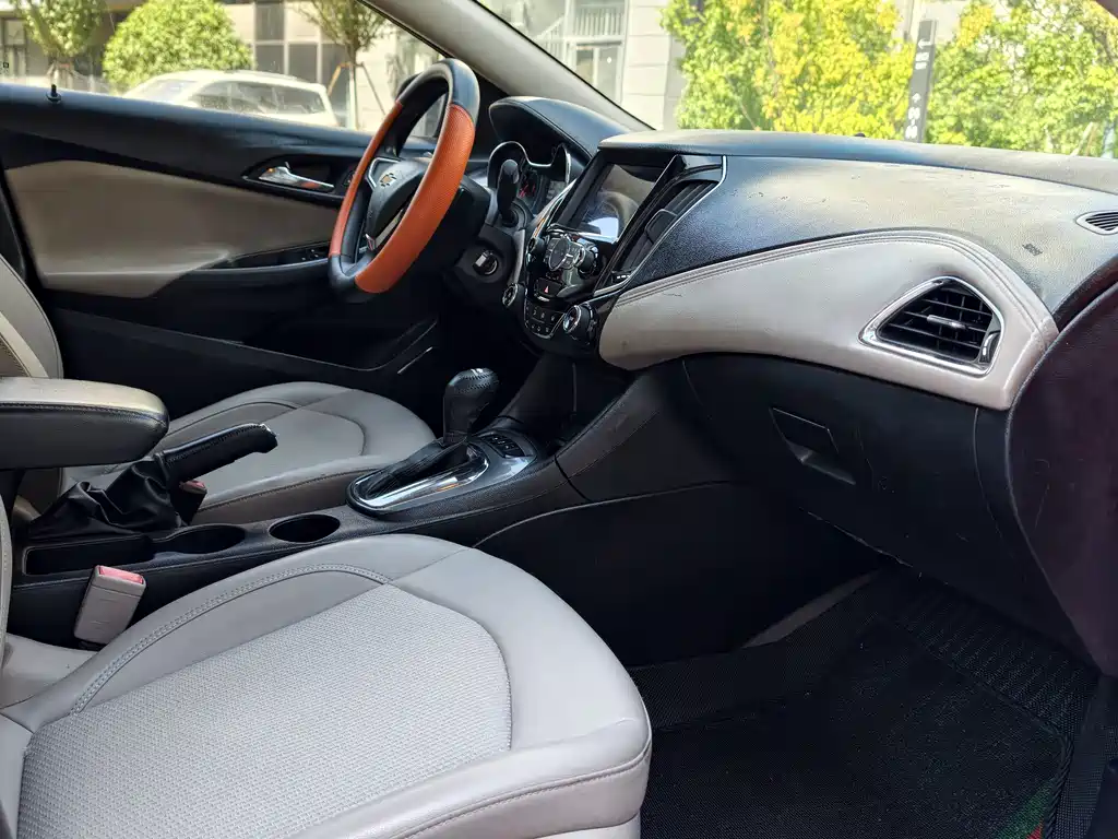 Chevrolet Cruze — миниатюра 12