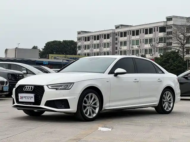 AUDI A4L