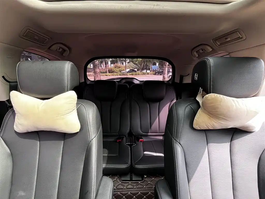 BYD MAX — миниатюра 15