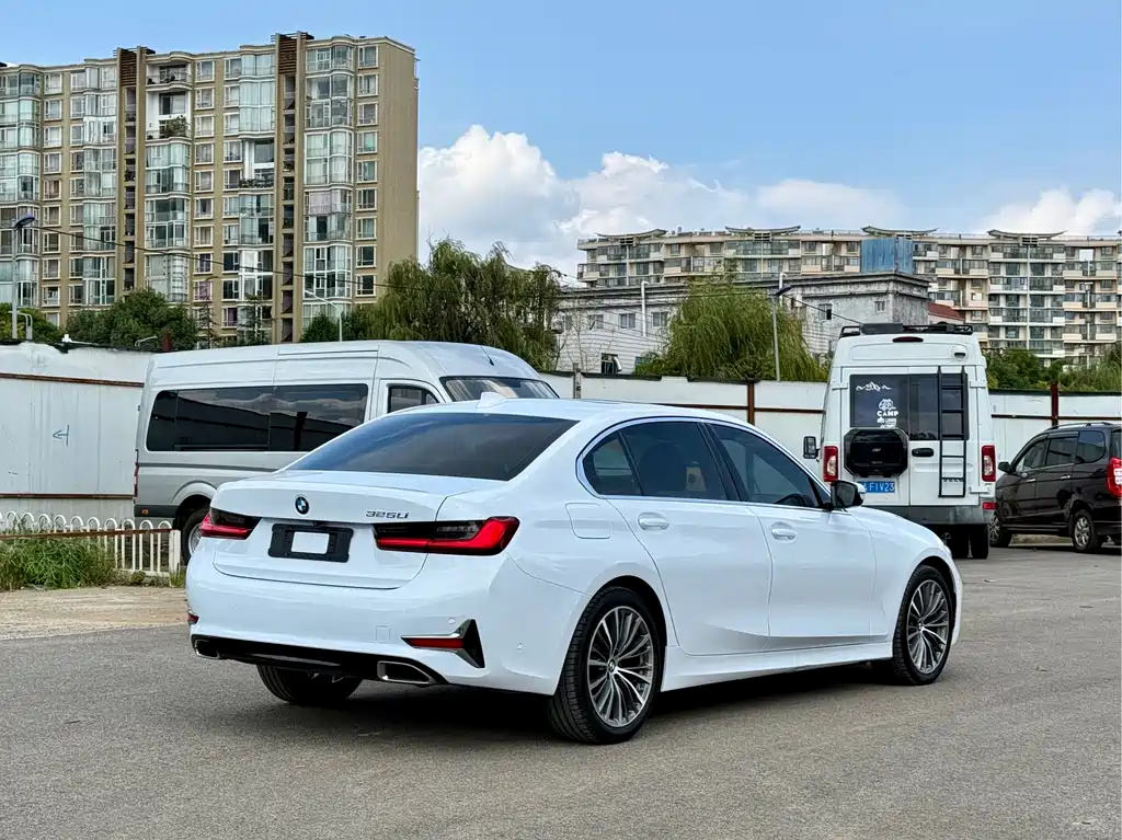 BMW 3 Series — миниатюра 4