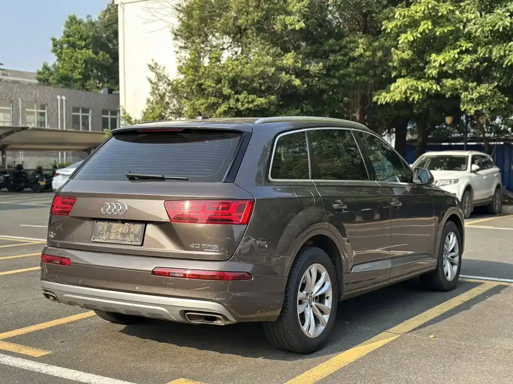 Audi Q7 — миниатюра 7