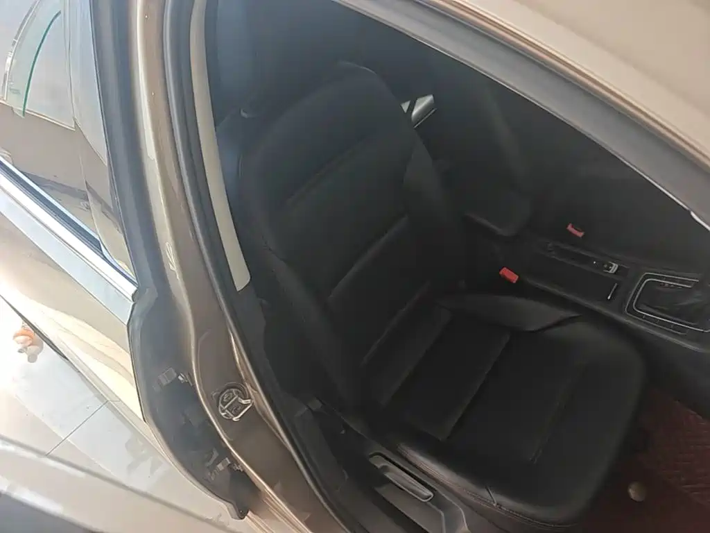 Volkswagen Golf — миниатюра 25