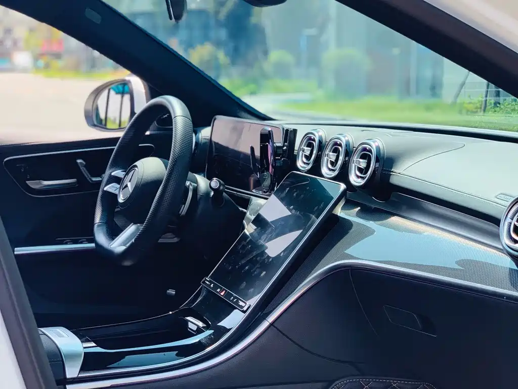 Mercedes-Benz C-Class — миниатюра 7