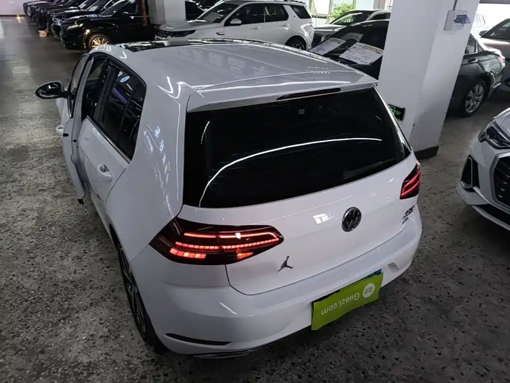 Volkswagen Golf 2018 230TSI AT Luxury