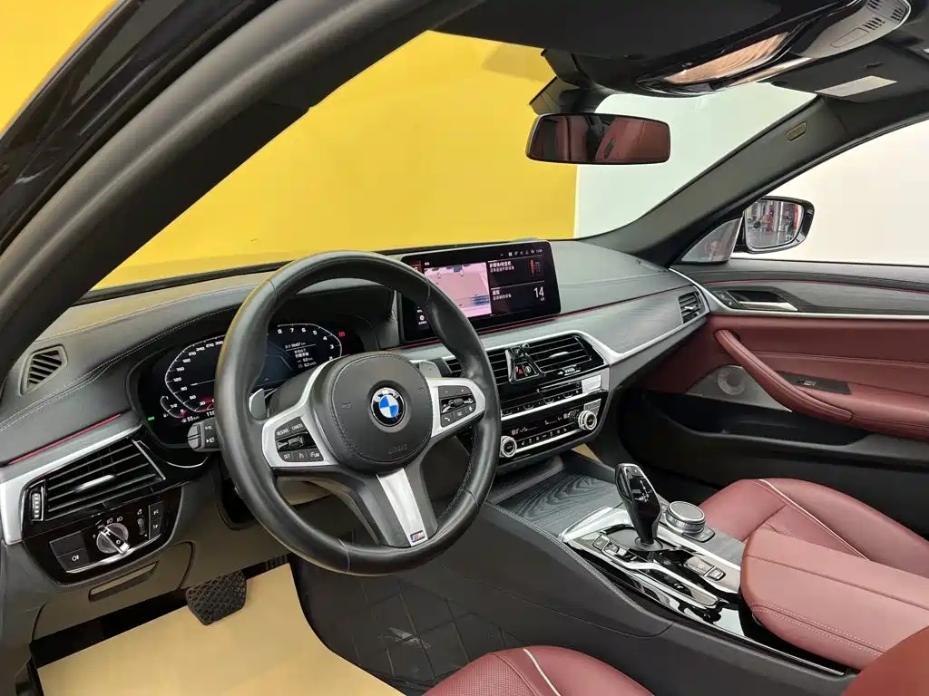 BMW 5 Series — миниатюра 40