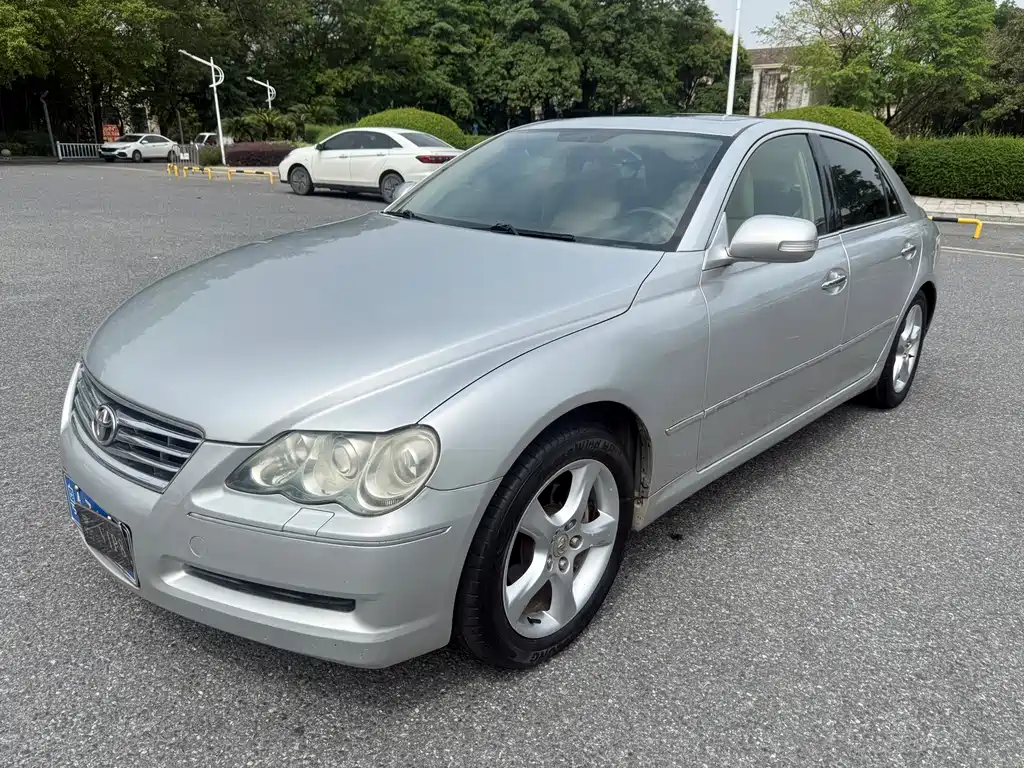 Toyota Reiz