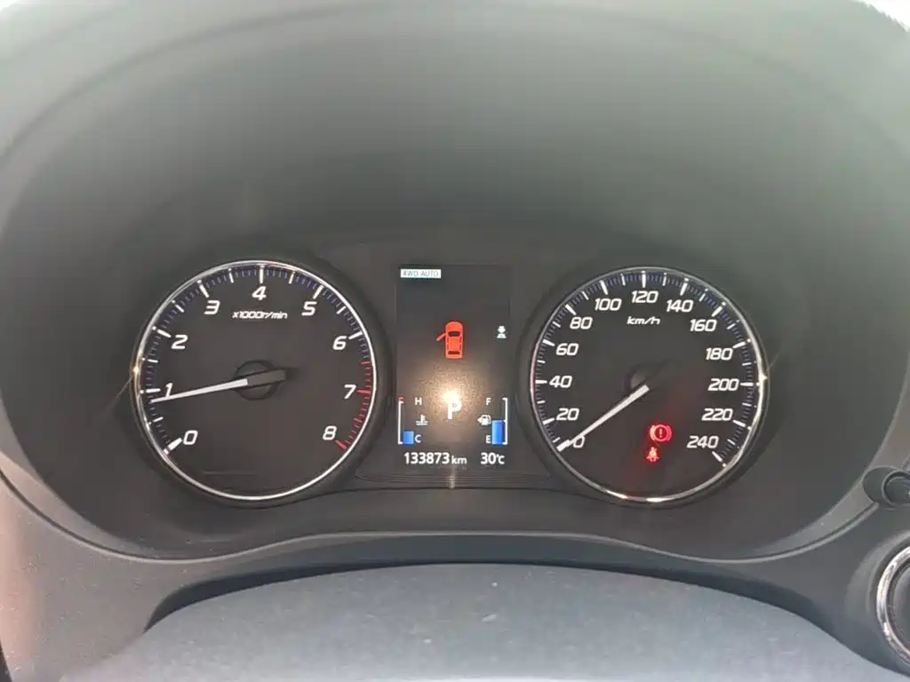 Mitsubishi Outlander — миниатюра 12