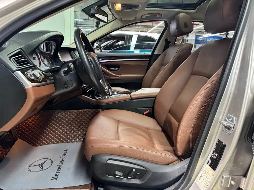 BMW 5 Series — миниатюра 7