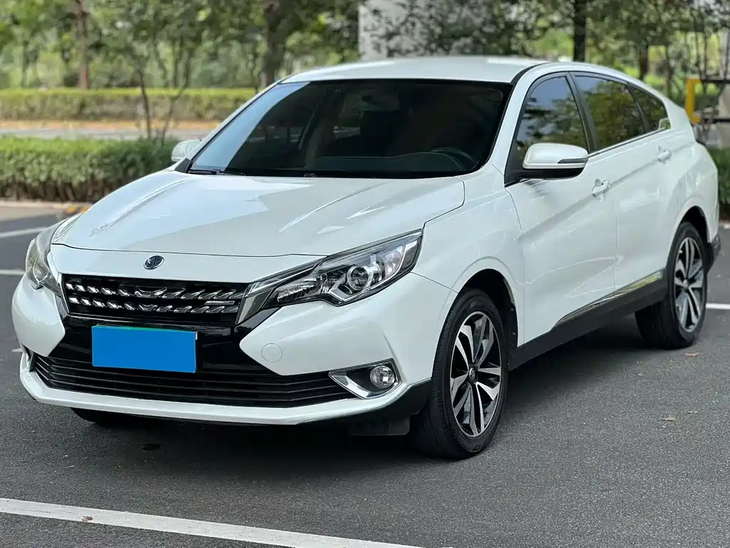 Купить Venucia T90