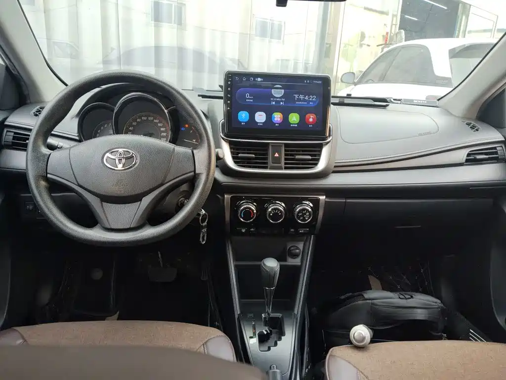 Toyota Yaris L — миниатюра 10
