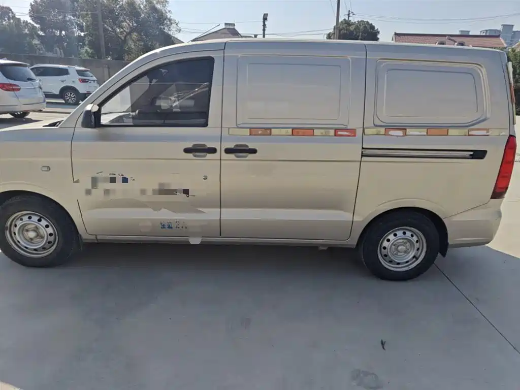 WULING AUTOMOBILE WULING HONGGUANG V