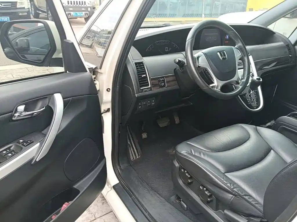 Luxgen Big 7 MPV — миниатюра 16