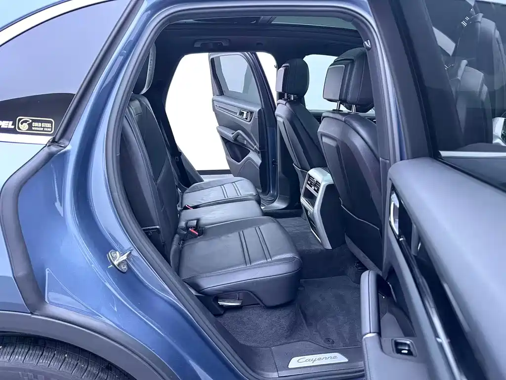 Porsche Cayenne — миниатюра 22