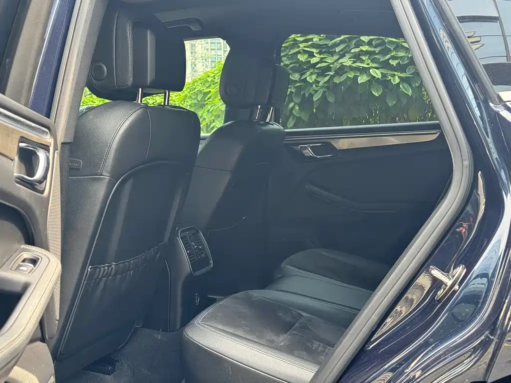 Porsche Macan — миниатюра 11