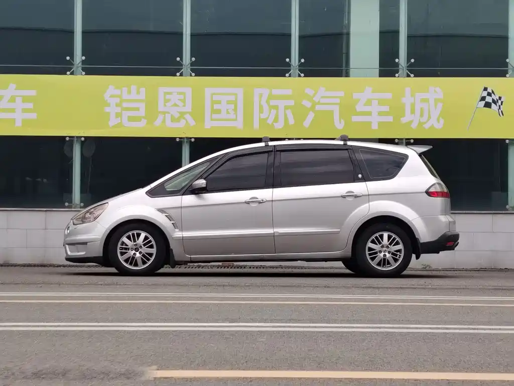 Ford Max — миниатюра 14