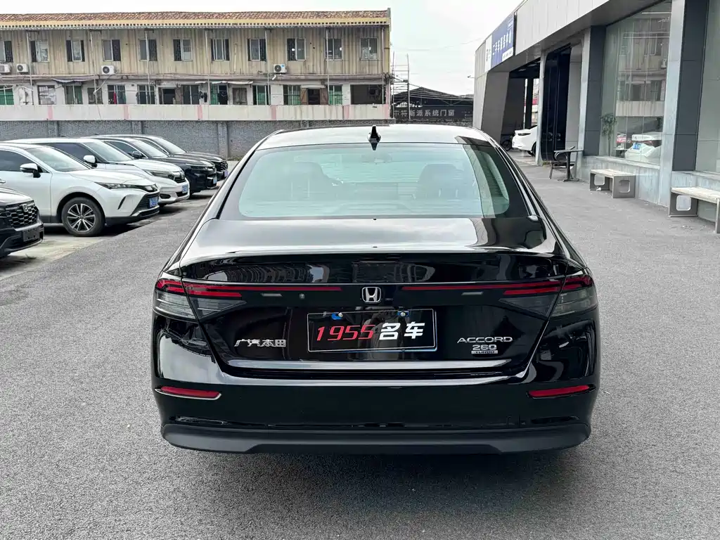 Honda Accord — миниатюра 8