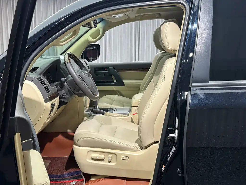 Toyota Land Cruiser — миниатюра 8