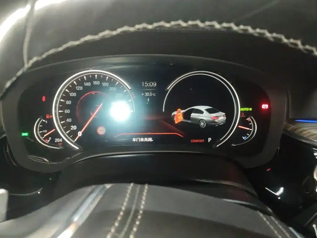 BMW 5 Series — миниатюра 12