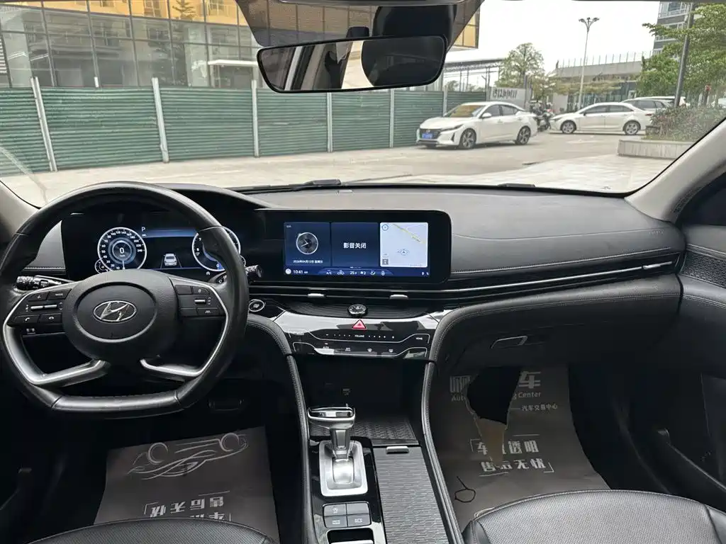 Hyundai Mistra 2021 1.8L CVT LUX Luxury