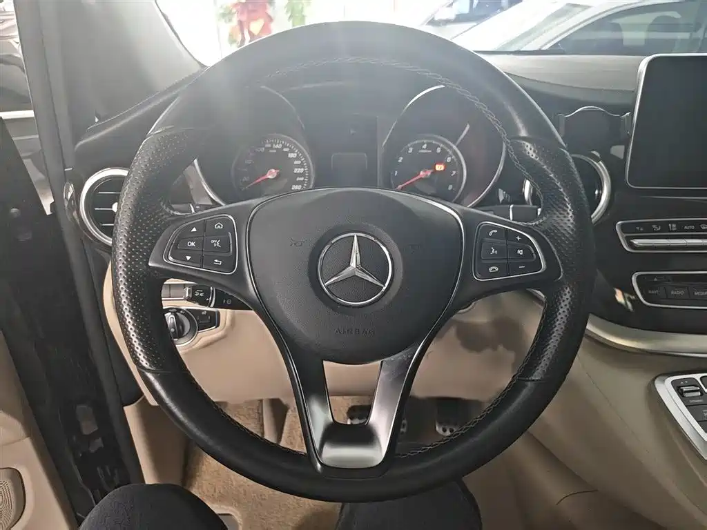 Mercedes-Benz V-Class V 2017 V 260 L Luxury Long Wheelbase