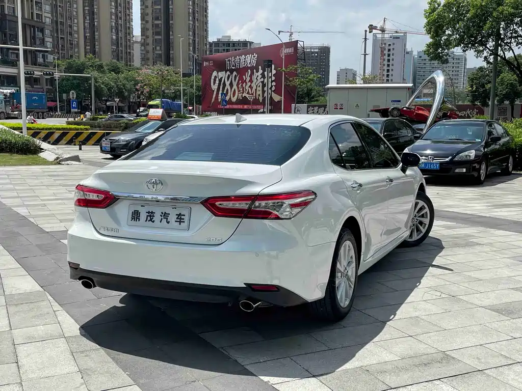 Toyota Camry — миниатюра 7