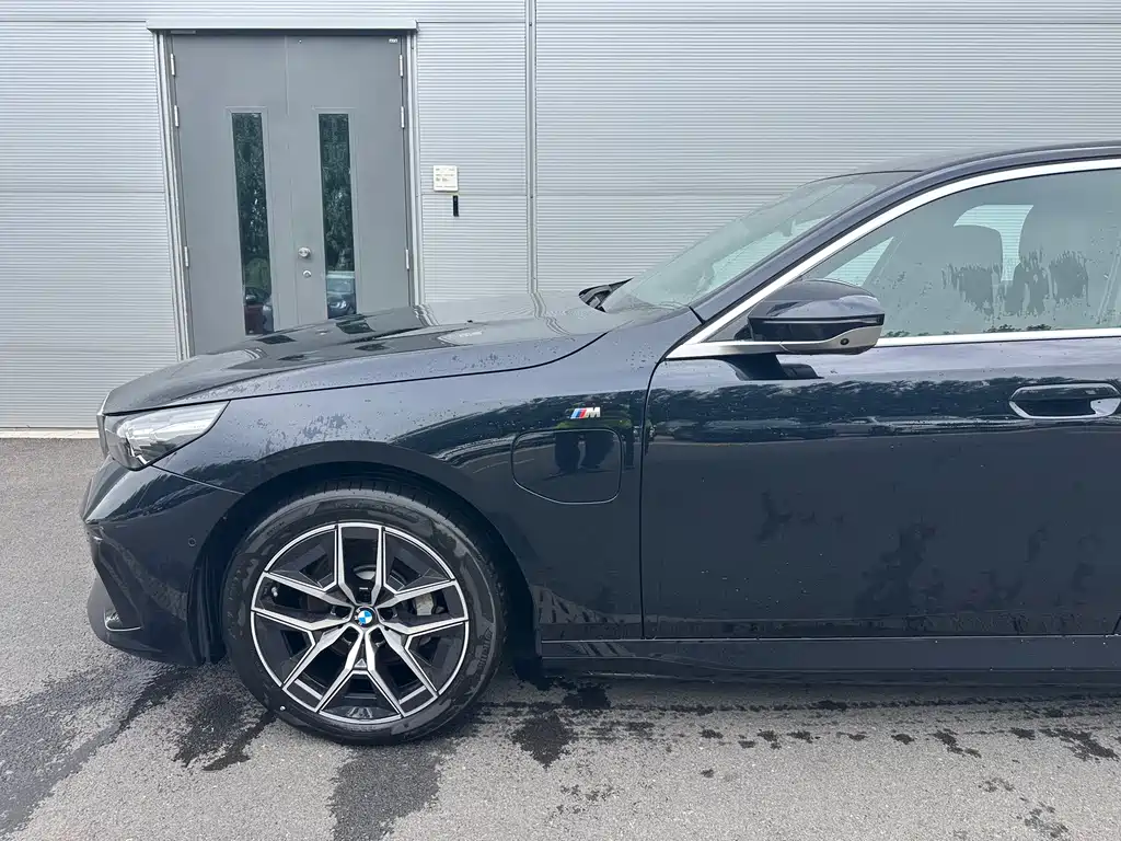 BMW i5 — миниатюра 6