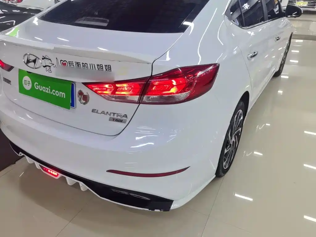 Hyundai Elantra — миниатюра 8
