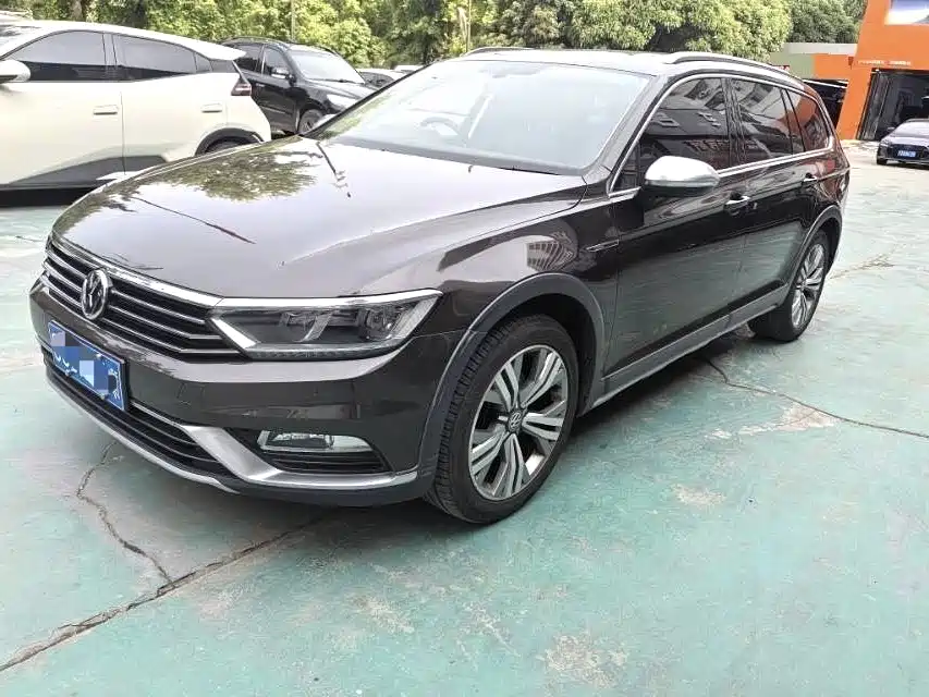 Volkswagen Viloran 2016