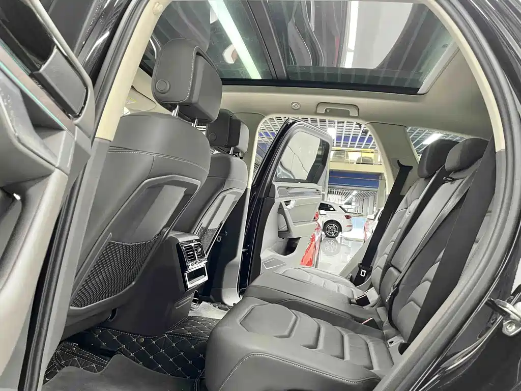 Volkswagen Touareg — миниатюра 8