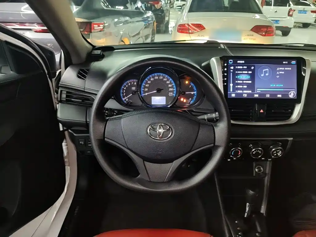 Toyota Yaris L — миниатюра 11