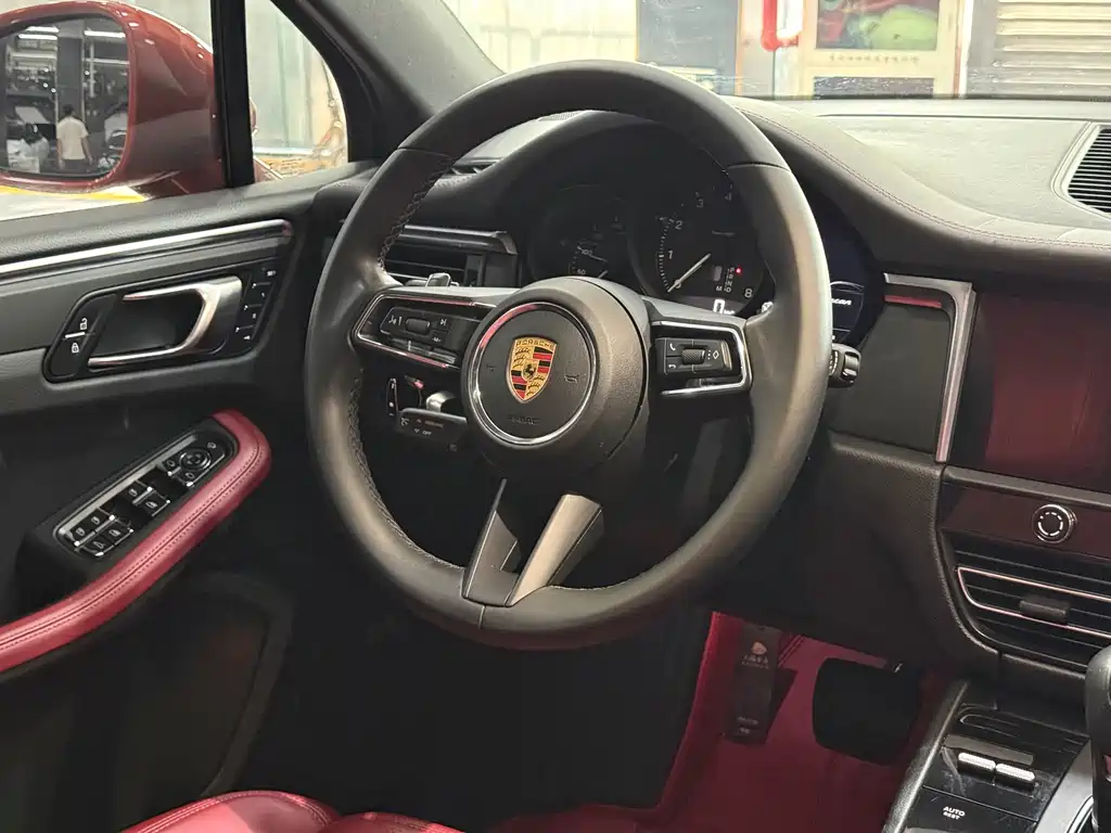 Porsche Macan — миниатюра 15