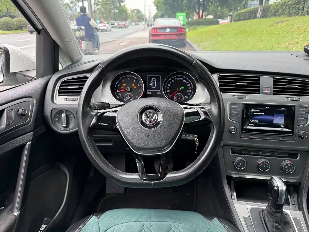Volkswagen Golf — миниатюра 14