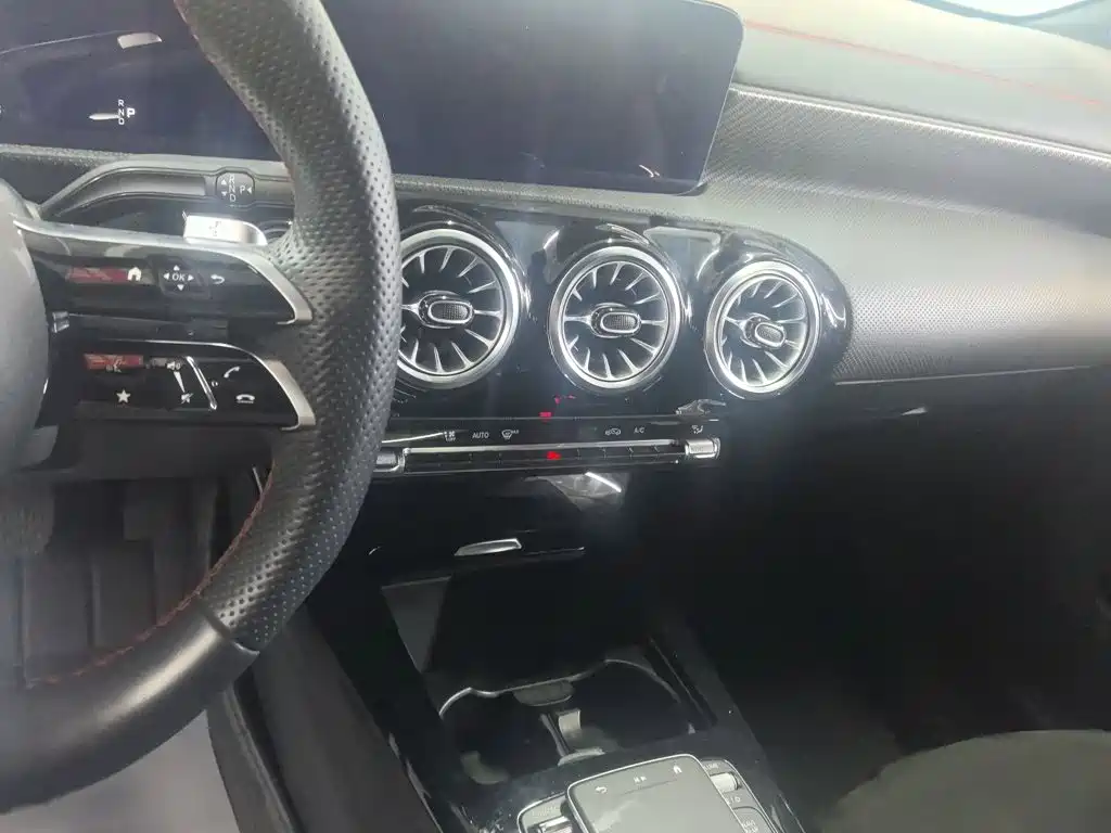 Mercedes-Benz A-Class — миниатюра 9