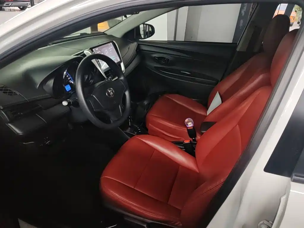 Toyota Yaris L — миниатюра 15