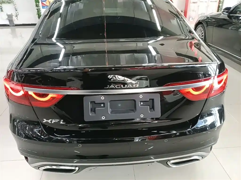 Jaguar XFL 2024 2.0T P250 Premium Luxury