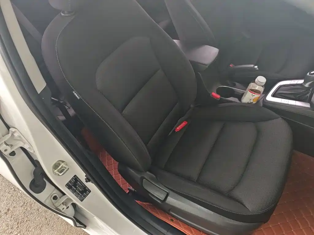 Hyundai Elantra — миниатюра 25
